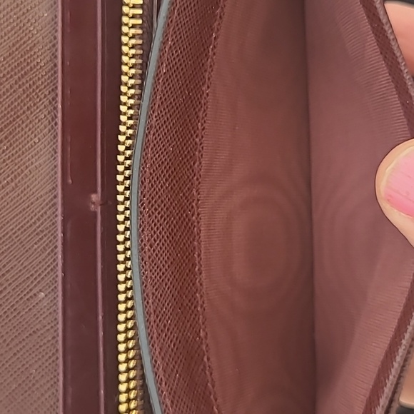 Authentic Prada Wallet - Picture 13 of 16